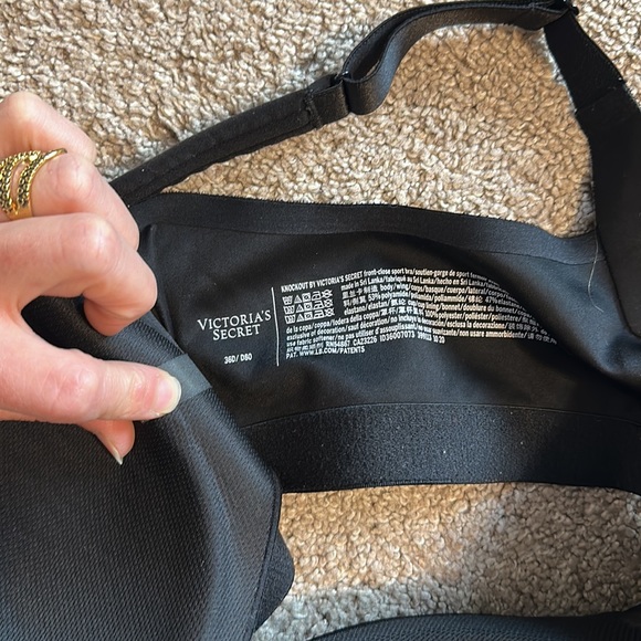 Victoria's Secret Knockout Sport Bra - Picture 3 of 3